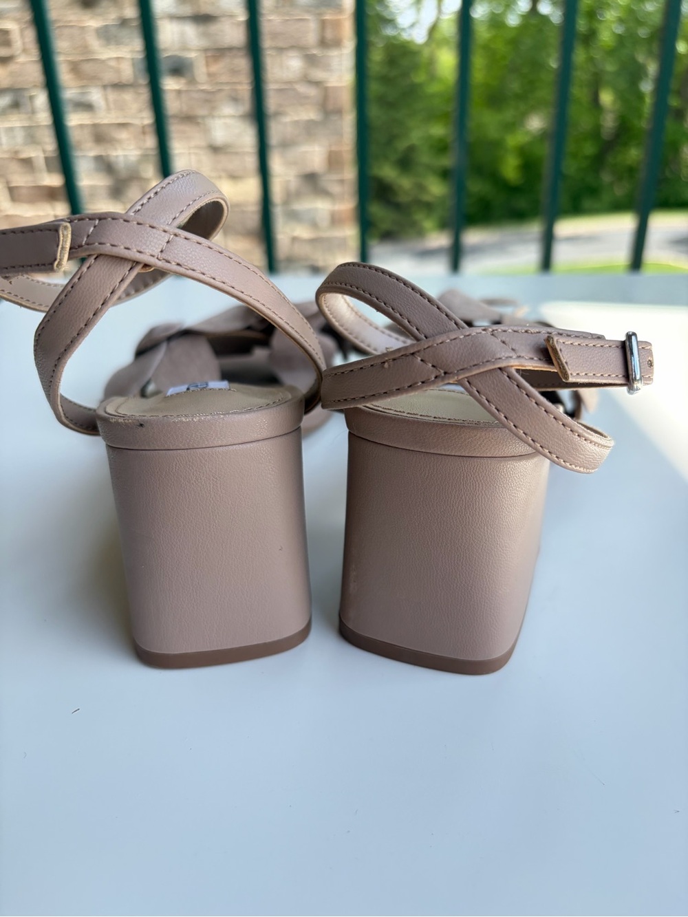 🆕🌺SteveMadden Floral Block Heel Sandals Nude Taupe 3D Flower Dress Heels Size6.5 - Picture 8 of 17